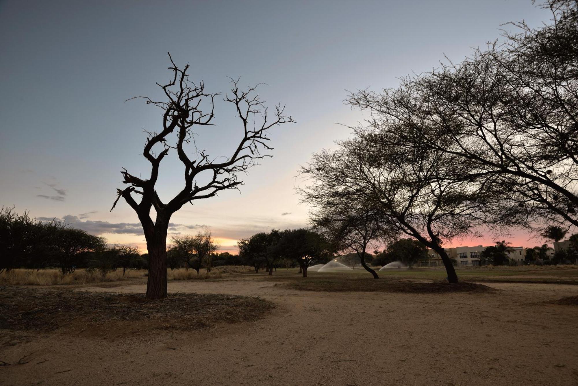 Windhoek Country Club Resort Exterior foto