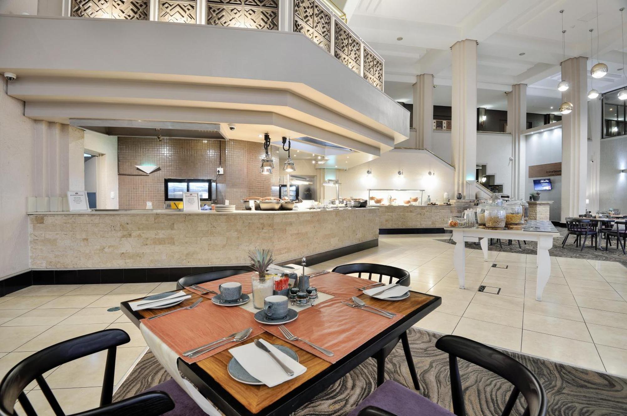 Windhoek Country Club Resort Exterior foto