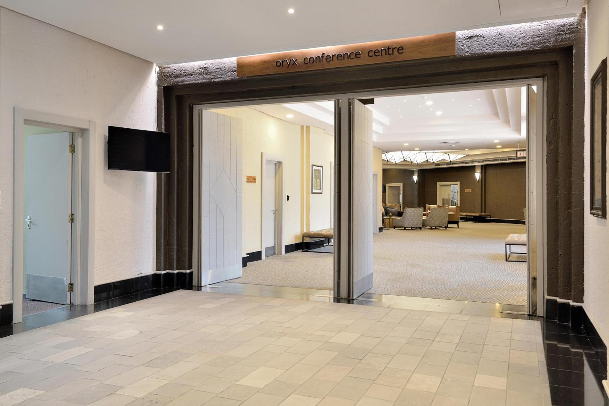 Windhoek Country Club Resort Exterior foto